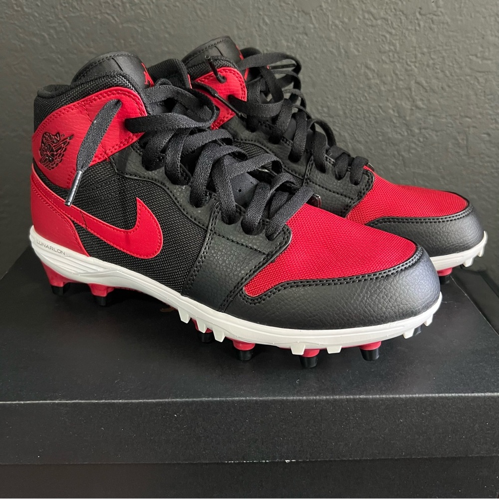 Jordan 1 Mid TD Bred 2019 Football Cleats Size 8.5 AR5604 061